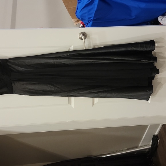 # 53. Formal/ Evning Dress. - Picture 9 of 15